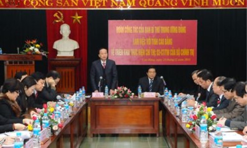 Đồng chí Tô Huy Rứa thăm và làm việc tại Cao Bằng